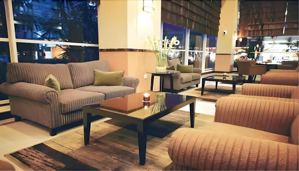 Grage Hotel Cirebon Exterior photo