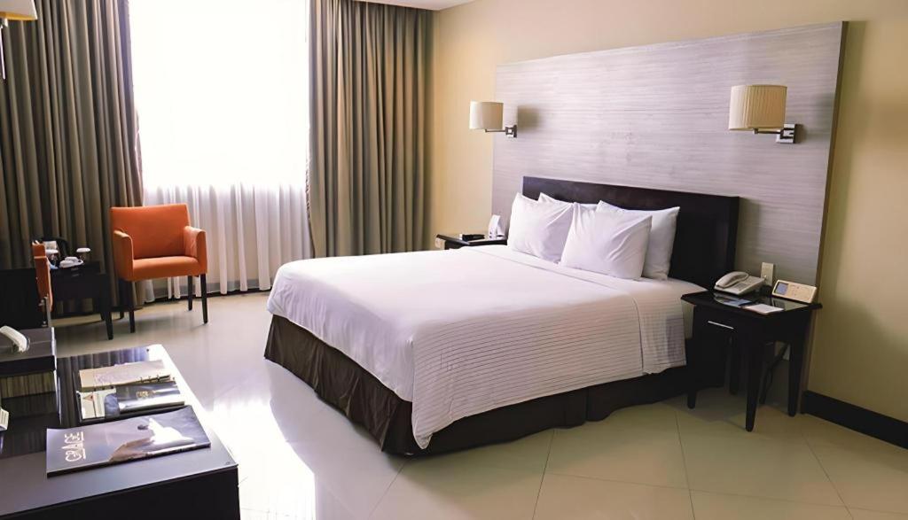 Grage Hotel Cirebon Exterior photo